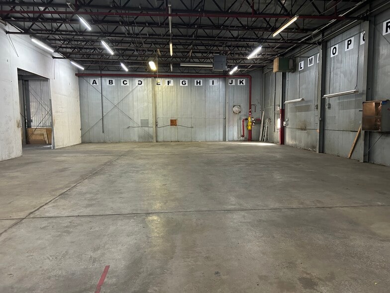 More Photos Of 20 N Front St, Bally Distribution For Sale