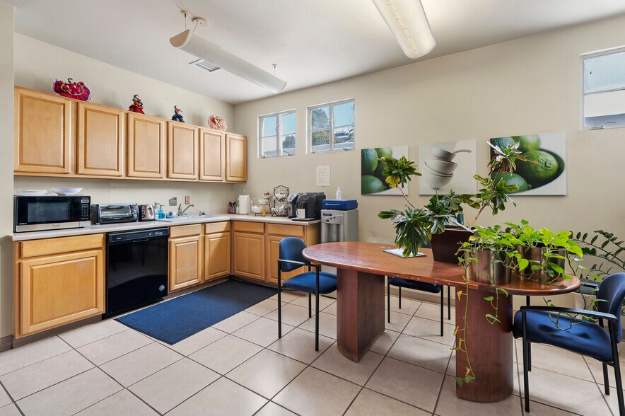 More Photos Of 2442 2nd Ave, San Diego Loft Creative Space For Sale
