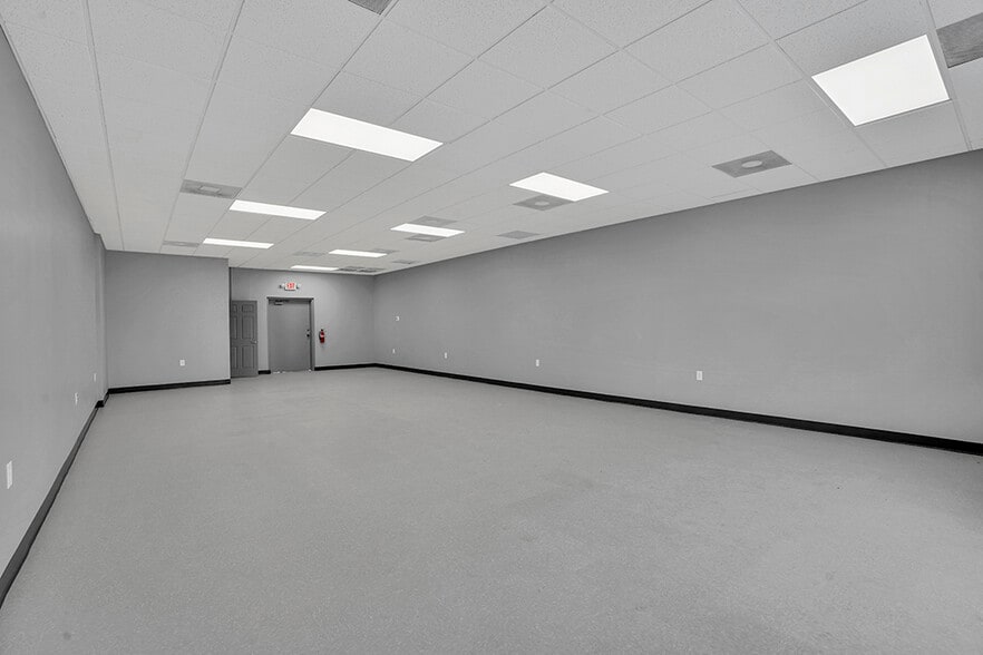 More Photos Of 1047 Murchison Rd, Fayetteville Unknown For Lease