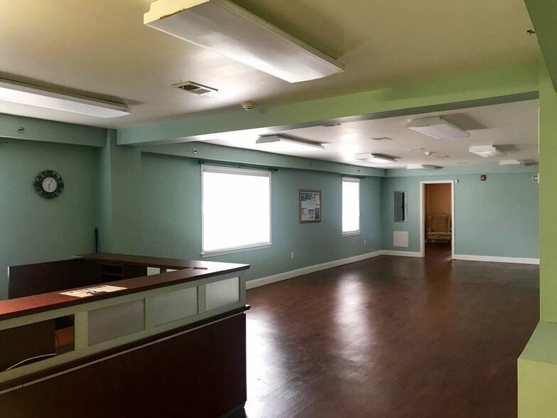 More Photos Of 2940 Dekalb Pike, Norristown Freestanding For Sale