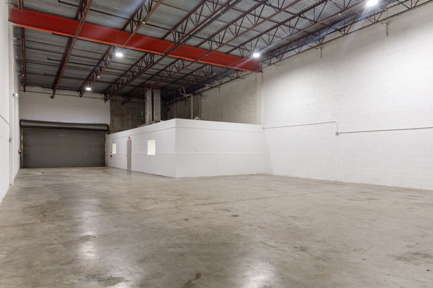 More Photos Of 2009 NW 79th Ave, Doral Warehouse For Lease