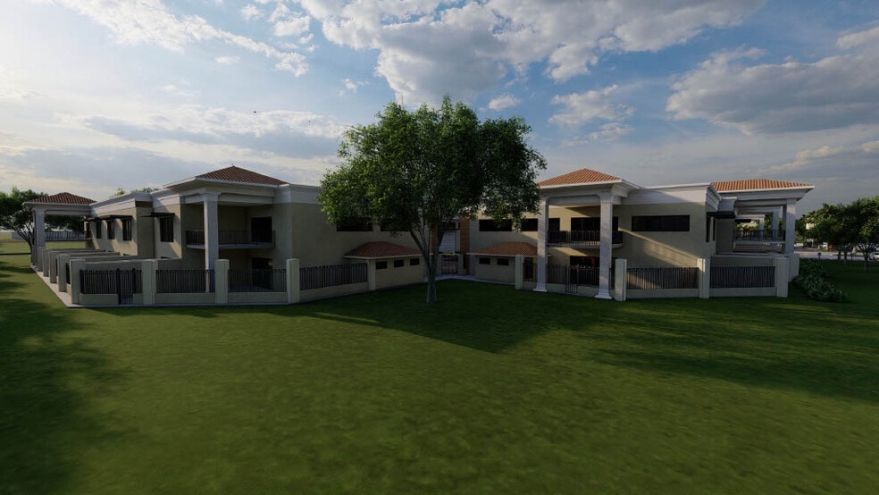 More Photos Of 9004 Tamiami Trl E, Naples Self Storage For Sale