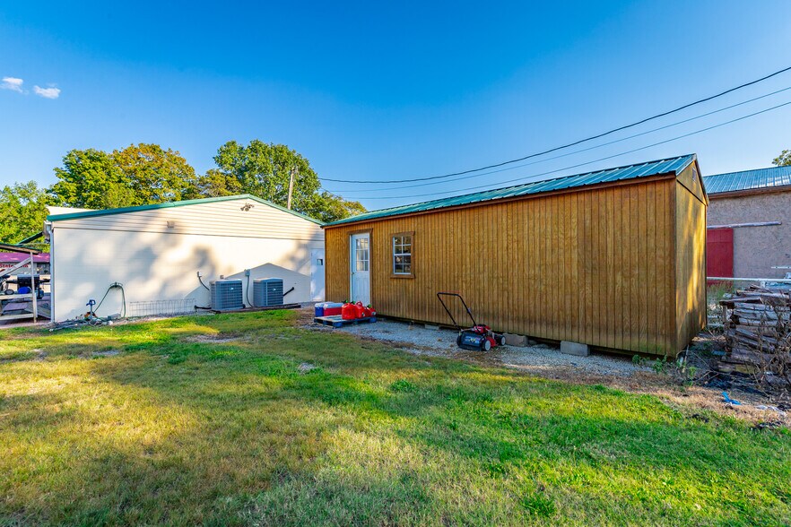 More Photos Of 15781 Rankin Ave, Dunlap Freestanding For Sale