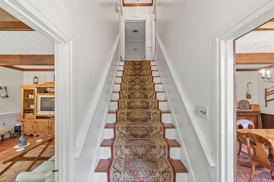 More Photos Of 40 Hospital Rd, Gettysburg Hotel For Sale