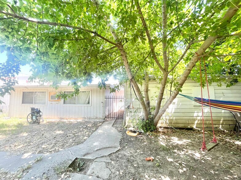 More Photos Of 2513 Connie Dr, Sacramento Freestanding For Sale