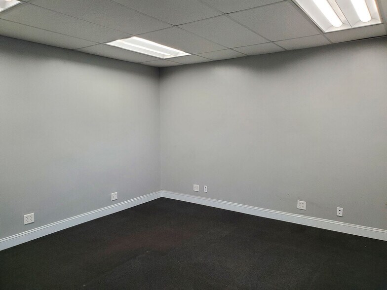 More Photos Of 320 Park St, Coloma Industrial For Sale