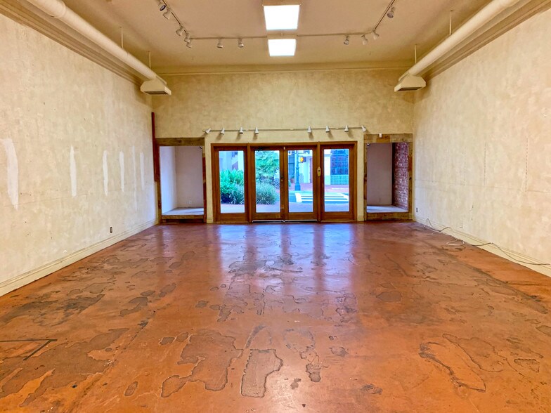 More Photos Of 1021 State St, Santa Barbara Storefront For Lease