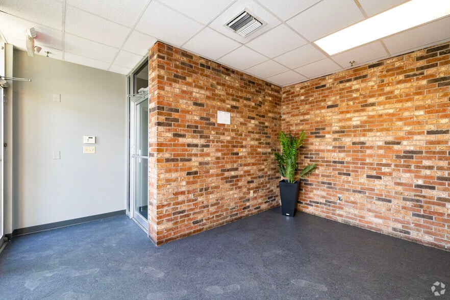 More Photos Of 5806 N 53rd St, Tampa Distribution For Lease