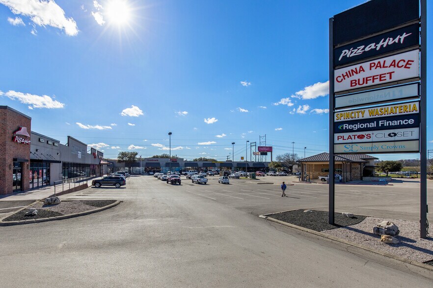 More Photos Of 400-900 Bugg Ln, San Marcos Unknown For Lease