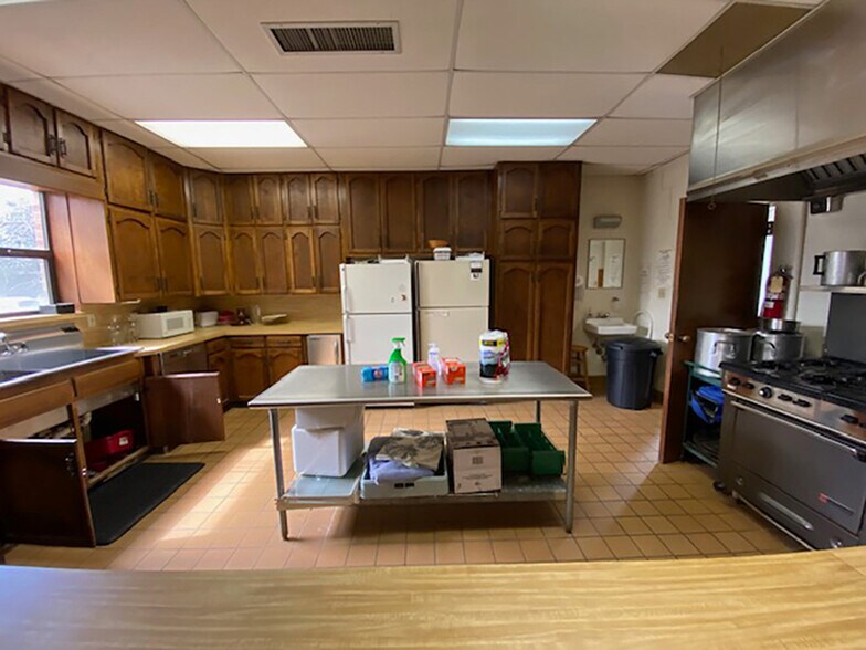 More Photos Of 1137 Five Mile Rd, Birmingham Religious Facility For Sale