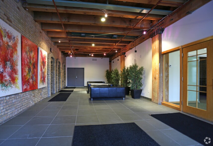 More Photos Of 724 N 1st St, Minneapolis Office For Sale