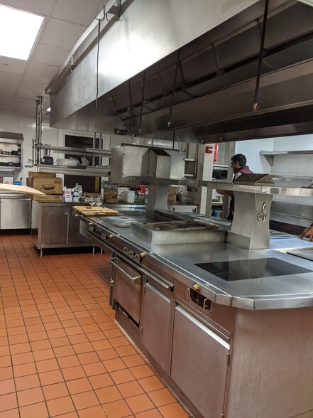 More Photos Of 400 Benedict Ave, Tarrytown Hotel For Lease