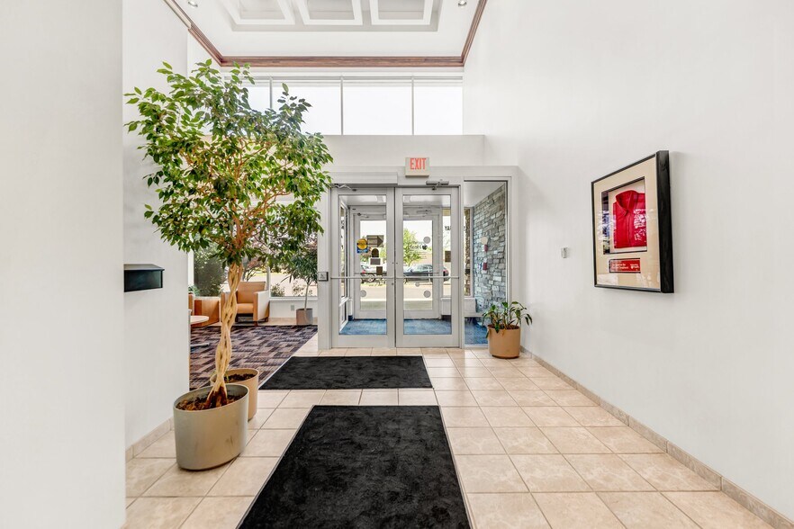 More Photos Of 150 Essjay Rd, Buffalo Office Residential For Sale