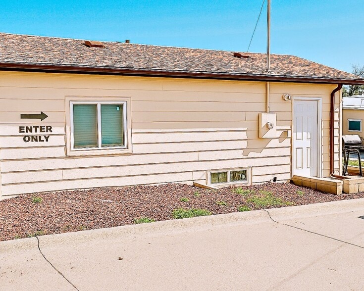 More Photos Of 8508-8510 N 30th St, Omaha Restaurant For Sale