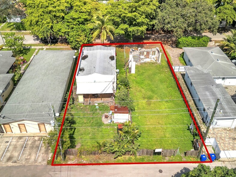 More Photos Of 1932 Dewey St, Hollywood Land For Sale