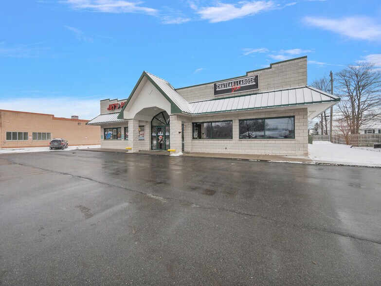 More Photos Of 825 Michigan Ave, Marysville Freestanding For Lease