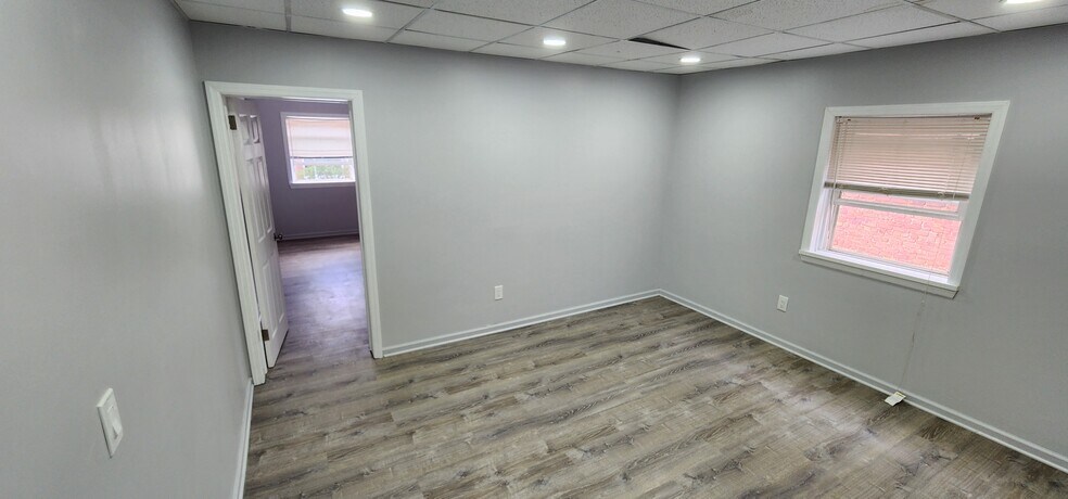 More Photos Of 68-72 Main St, Woodbridge Storefront Retail Residential For Lease