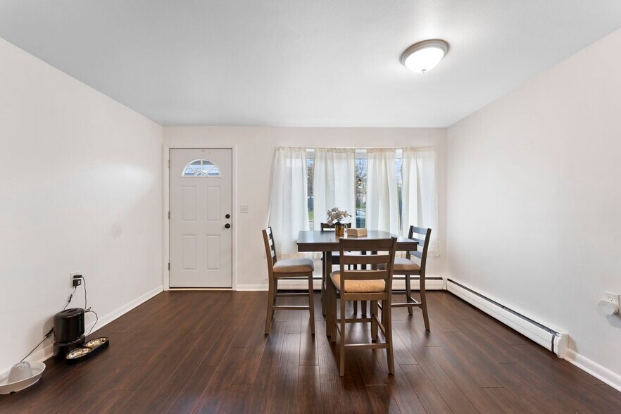 More Photos Of 101 Hooper Rd, Endicott Apartments For Sale