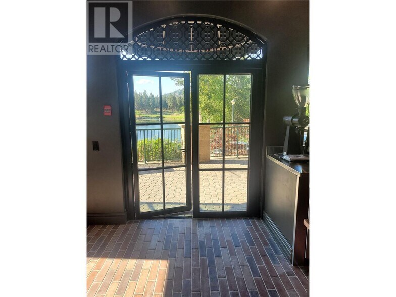 More Photos Of 7-3185 Centrale Via, Kelowna Hotel For Sale