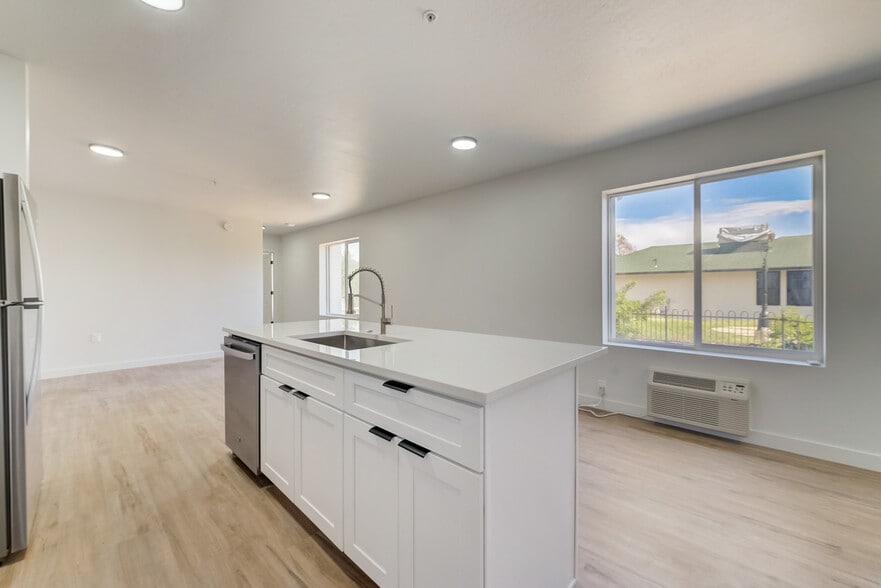 More Photos Of 404 E 5600 S, Salt Lake City Apartments For Sale