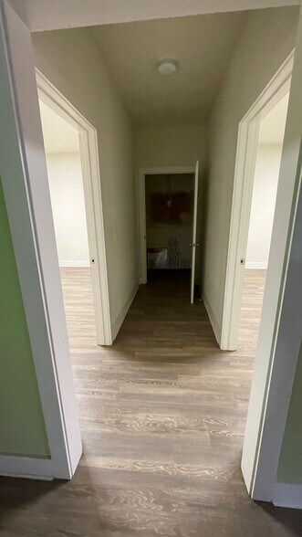 More Photos Of 1144 Pride Dr, New Braunfels Flex For Lease