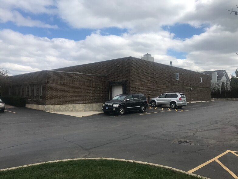 More Photos Of 1355 Wilhelm Rd, Mundelein Warehouse For Lease