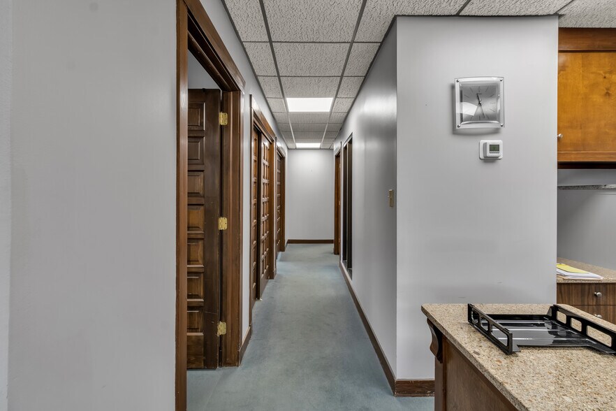 More Photos Of 6455 Lake Ave, Orchard Park Medical For Sale