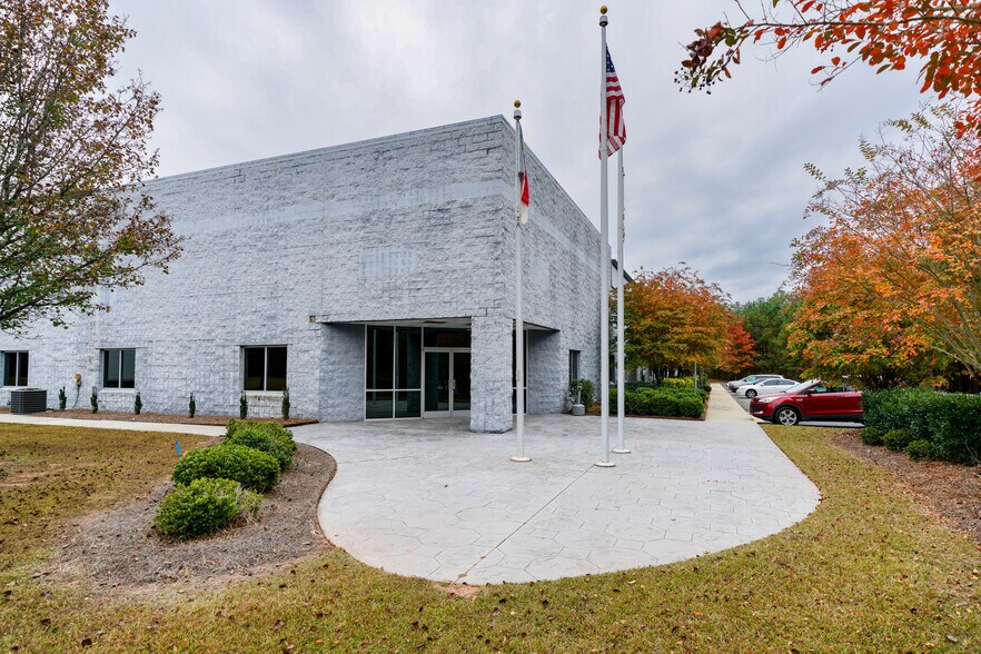 More Photos Of 5100 Rex McLeod Dr, Sanford Manufacturing For Sale