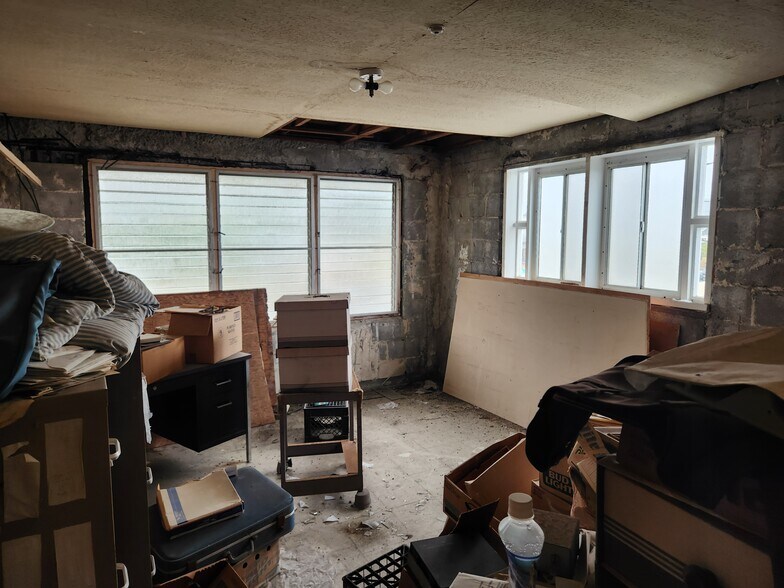 More Photos Of 41-867 Kalanianaole Hwy, Waimanalo Freestanding For Sale