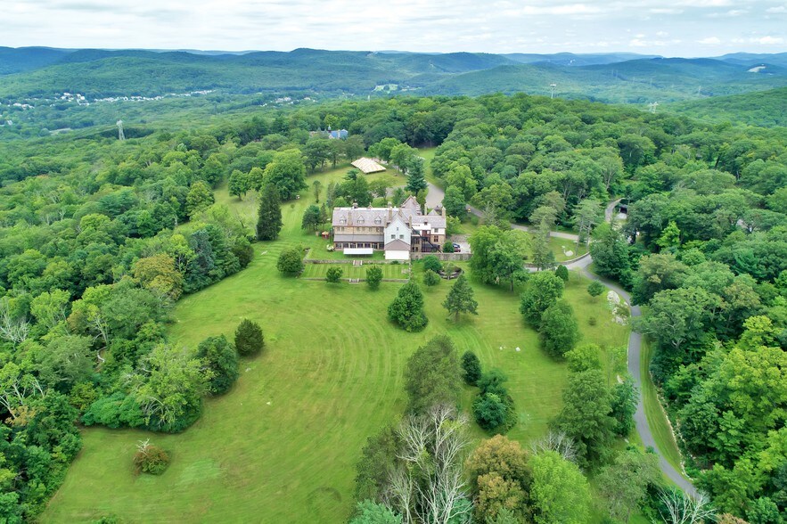 More Photos Of 150 Sister Servants Ln, Sloatsburg Lodge Meeting Hall For Sale
