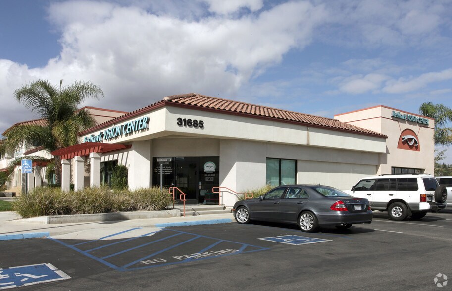 More Photos Of 31685 Temecula Pky, Temecula Freestanding For Lease