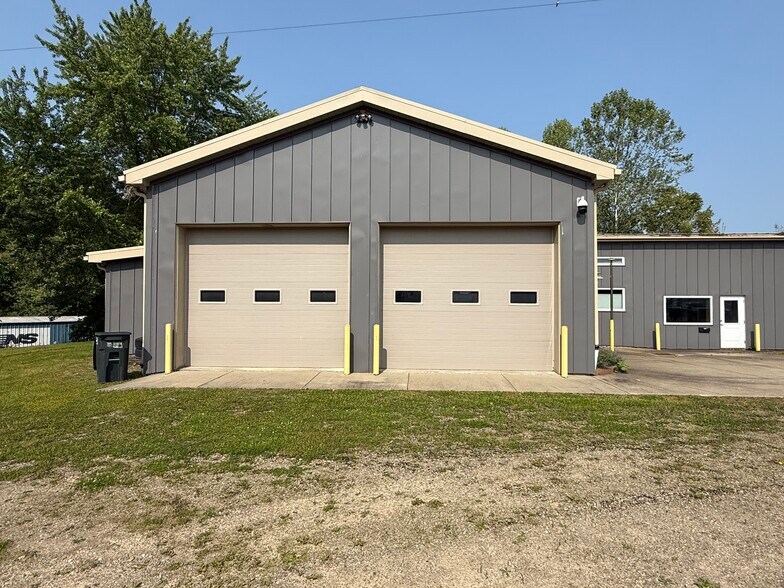 More Photos Of 805 Atlantic Ave, Franklin Light Manufacturing For Sale