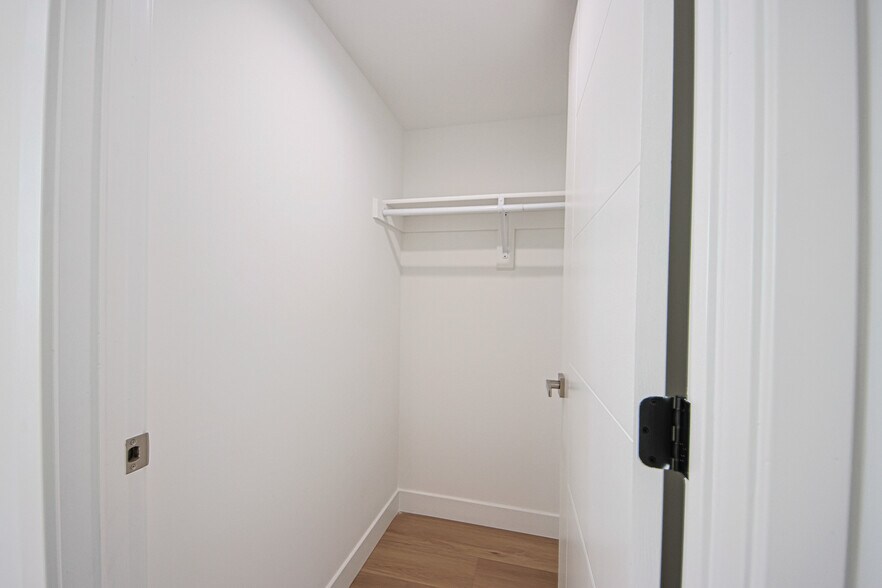 More Photos Of 1636 Longwood Ave, Los Angeles Apartments For Sale