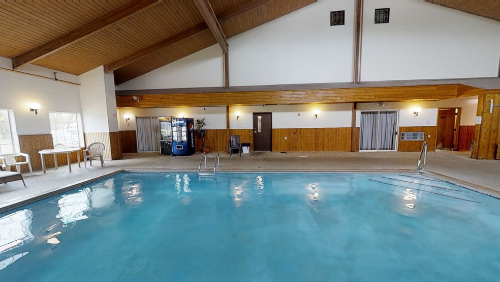 More Photos Of 960 2nd St NW, Aitkin Hotel For Sale