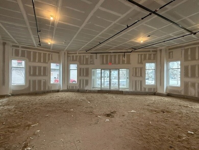 More Photos Of 227 4th Ave, Bay Shore General Retail For Lease