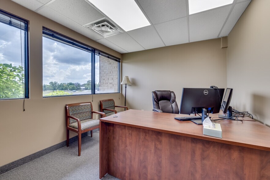 More Photos Of 4205 Lancaster Ln N, Plymouth Office For Lease