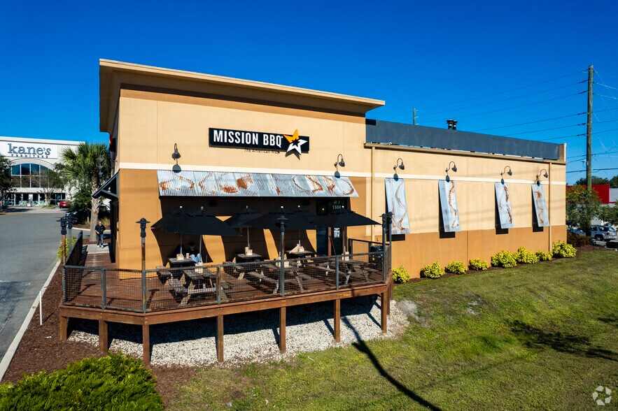 More Photos Of 1500-1600 W Brandon Blvd, Brandon Unknown For Lease