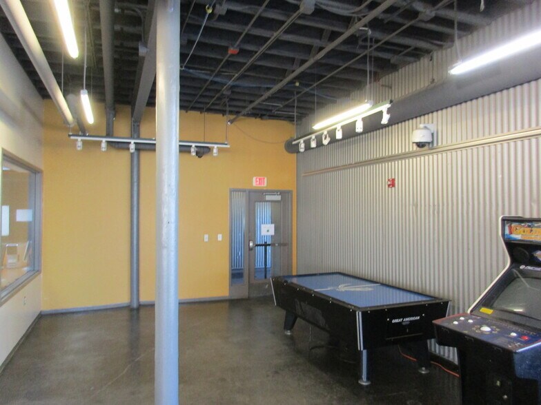 More Photos Of 7375 Woodward Ave, Detroit Medical For Lease