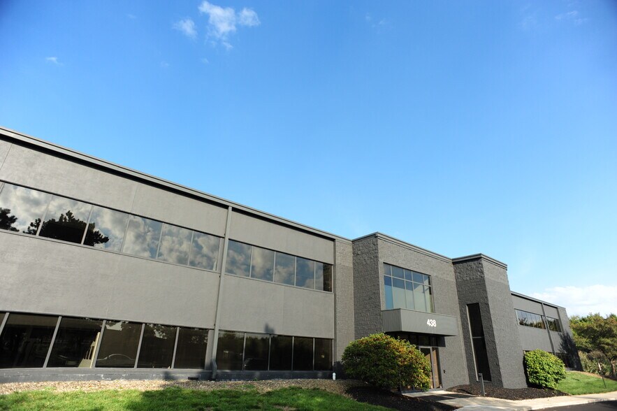 More Photos Of 438 E Wilson Bridge Rd, Worthington Office For Lease