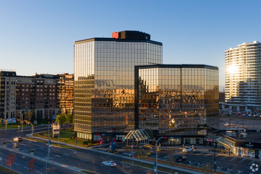 More Photos Of 2500 Boul Daniel-Johnson, Laval Office For Lease