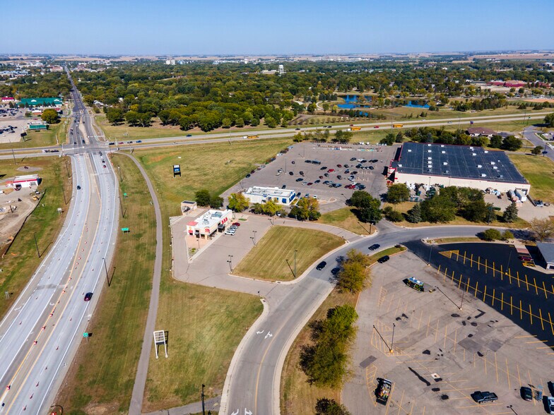 More Photos Of 1201 Susan Dr, Marshall Fast Food For Sale