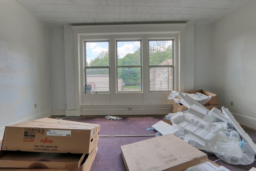 More Photos Of 59 N Main St, Liberty Loft Creative Space For Sale