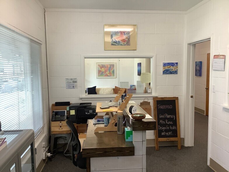 More Photos Of 511-517 Petaluma Ave, Sebastopol Medical For Lease