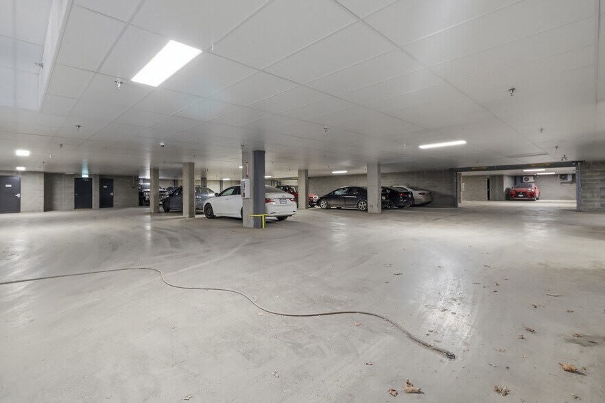 More Photos Of 765 McGill Rd, Kamloops Office For Sale