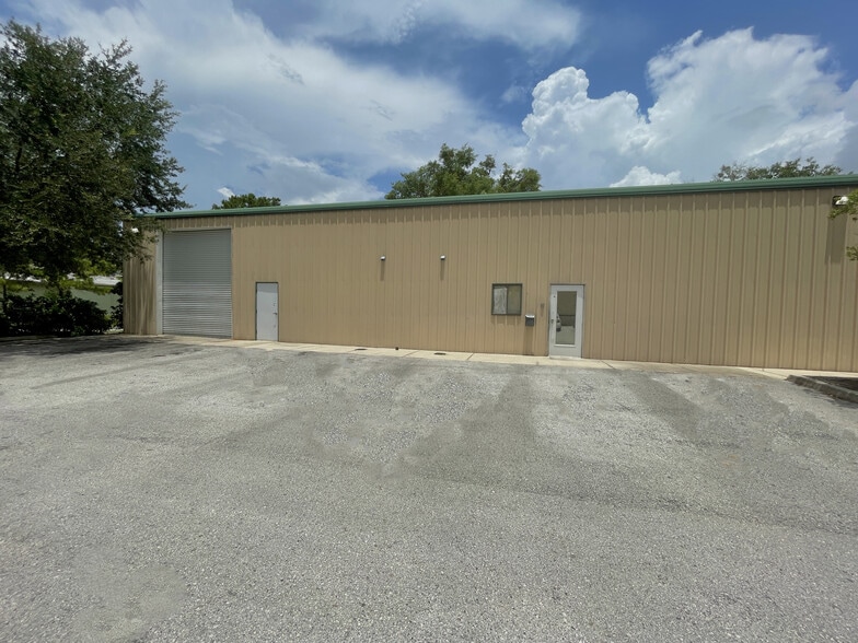 More Photos Of 9751 Mining Dr, Jacksonville Warehouse For Lease