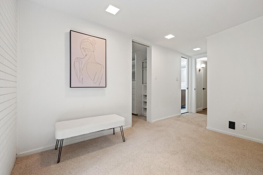 More Photos Of 176 Kingsview Dr, Weirton Showroom For Sale