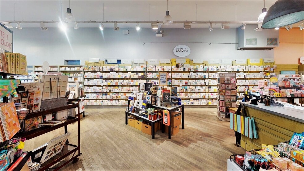 More Photos Of 3541-3543 N Southport Ave, Chicago Storefront Retail Residential For Sale