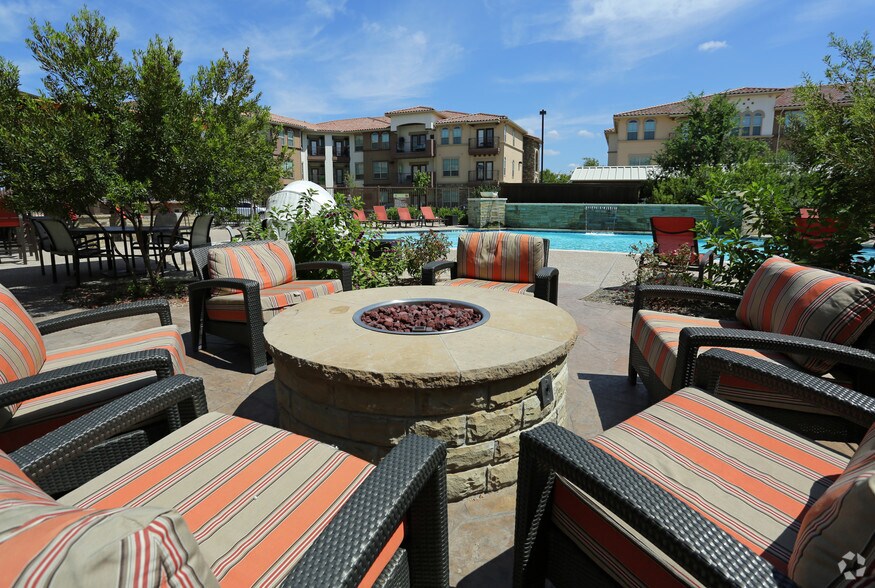 More Photos Of 1601 E Debbie Ln, Mansfield Apartments For Lease