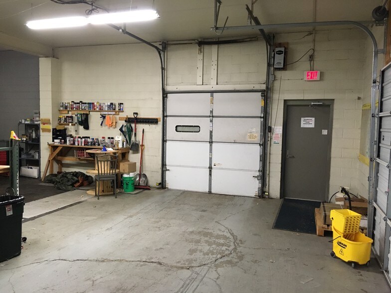 More Photos Of 1642 Carroll Ave, Saint Paul Light Manufacturing For Lease