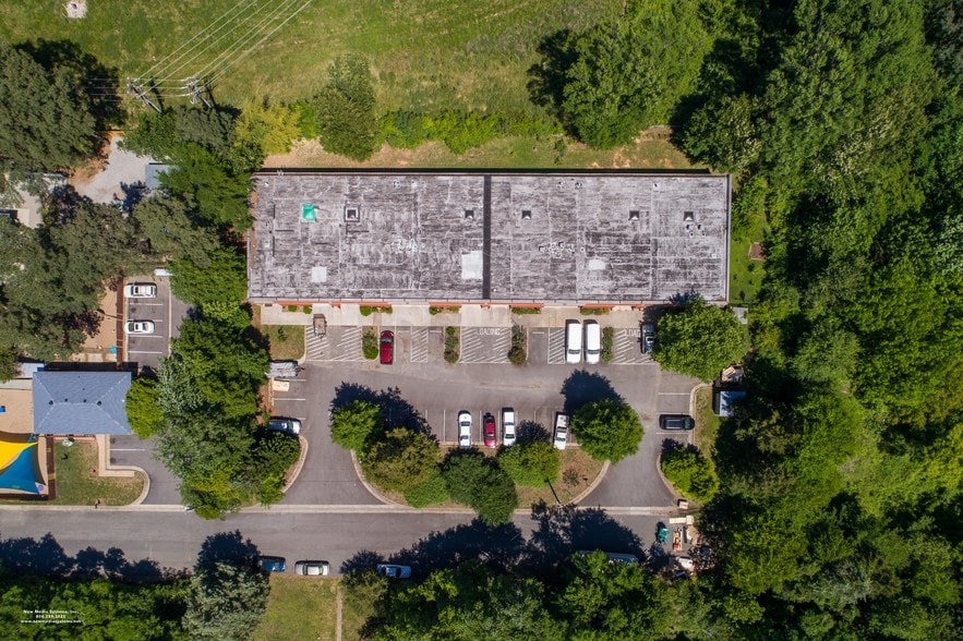 More Photos Of 225-245 Granite Springs Rd, Richmond Light Distribution For Lease